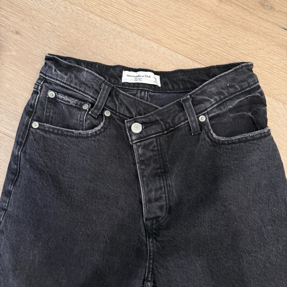 Black High Rise Crossover Jeans - Picture 7 of 9